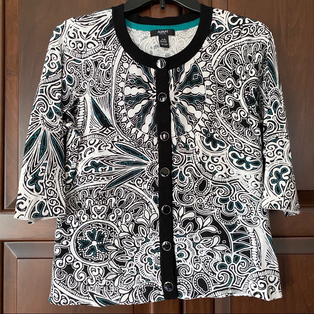 Beautiful 3/4 Sleeve Cardigan